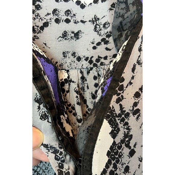 Milly Silk Partial Hook Front Closure Shirt Blouse  Women's Size 0  Purple Snake - Picture 3 of 8
